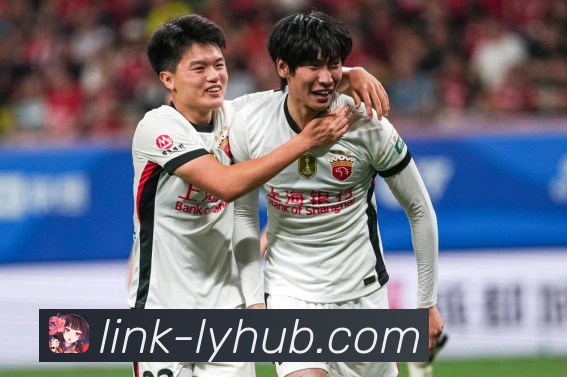 佩雷拉UFC王者之路从踢拳传奇到冠军争霸背后的成长与挑战解析 佩雷拉UFC王者之路从踢拳传奇到冠军争霸背后的成长与挑战解析